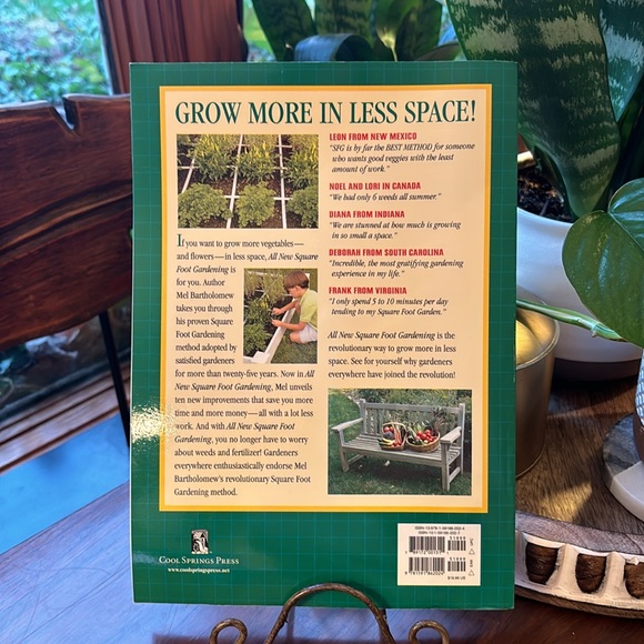 All New Square Foot Gardening. Grow More in Less Space! 7 x 10 inches - Picture 2 of 12